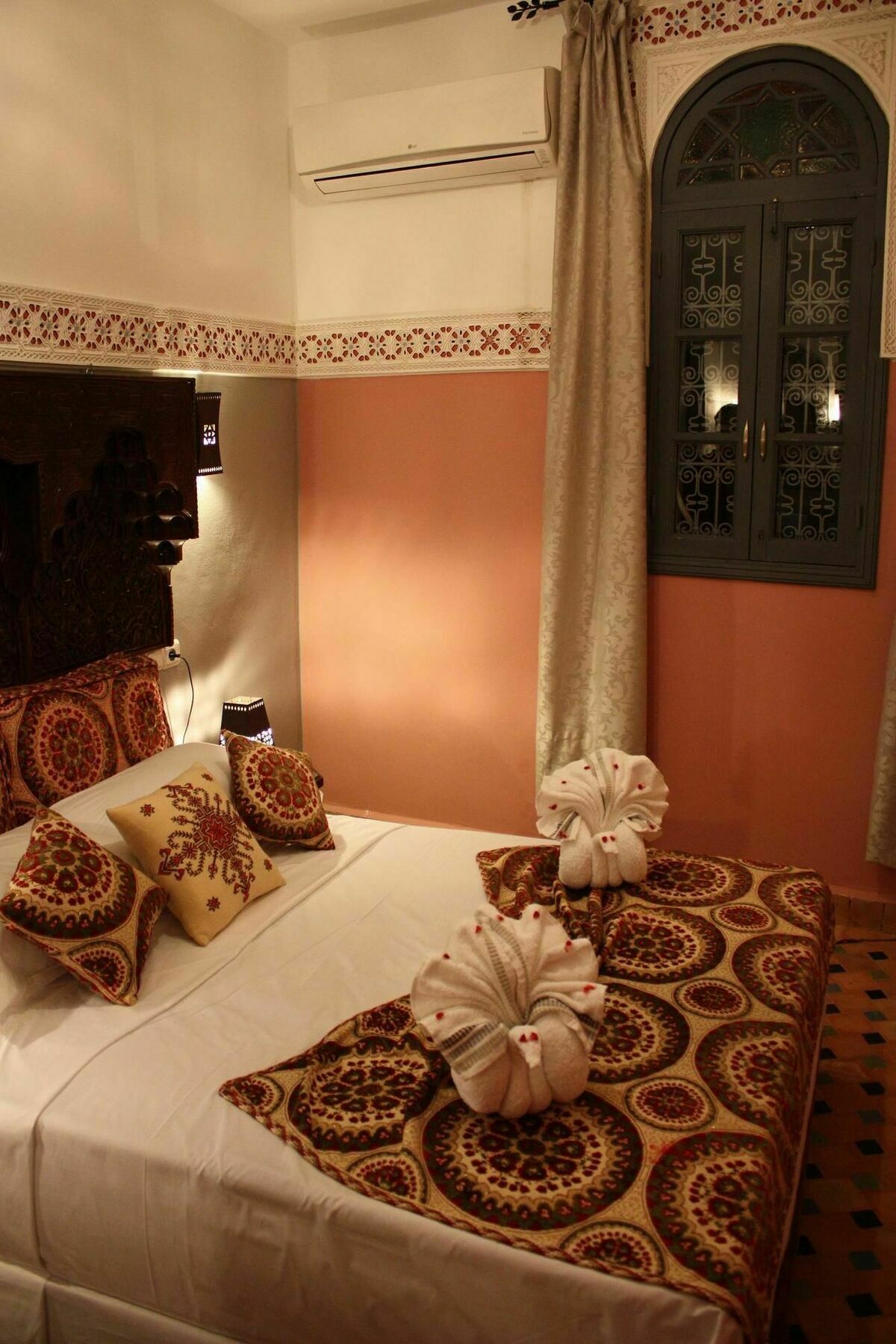 Ryad Dar El Meknassia Meknès Esterno foto